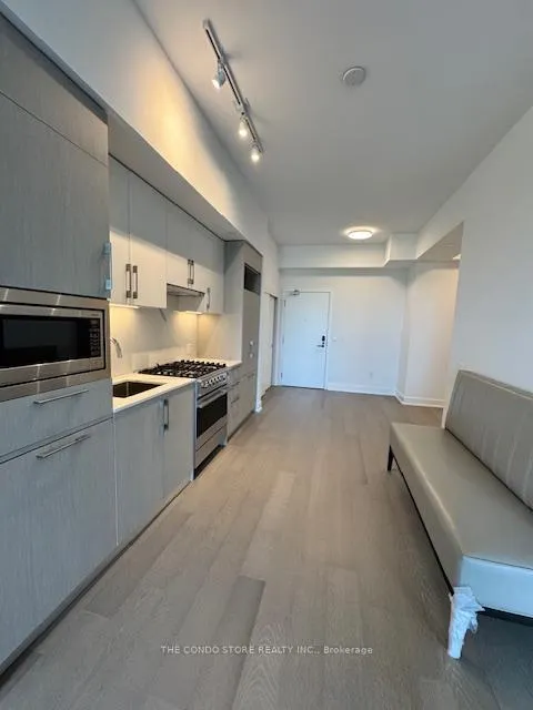 Photo 2 of Unit 905, 8 Manor Road W, Toronto, Yonge-Eglinton — HOMEH