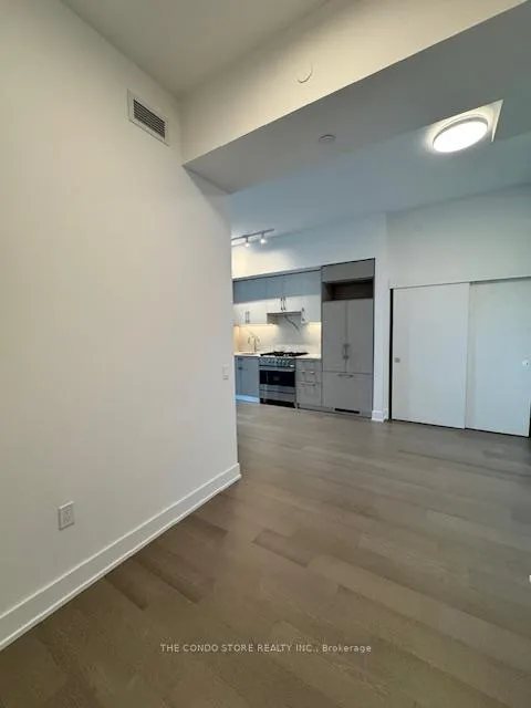 Photo 6 of Unit 905, 8 Manor Road W, Toronto, Yonge-Eglinton — HOMEH