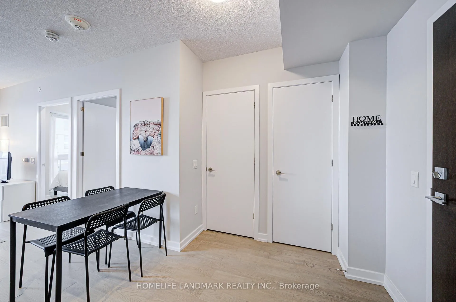 Photo 8 of Unit 2304, 2221 Yonge Street, Toronto, Mount Pleasant West — HOMEH