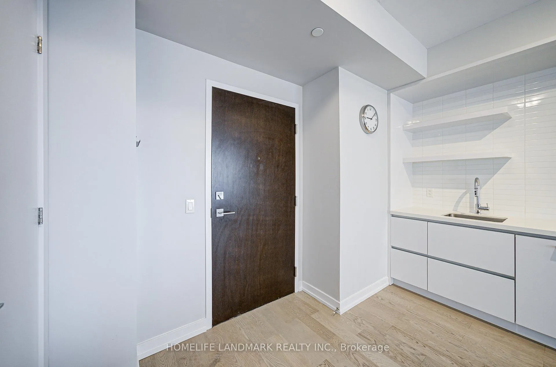 Photo 9 of Unit 2304, 2221 Yonge Street, Toronto, Mount Pleasant West — HOMEH