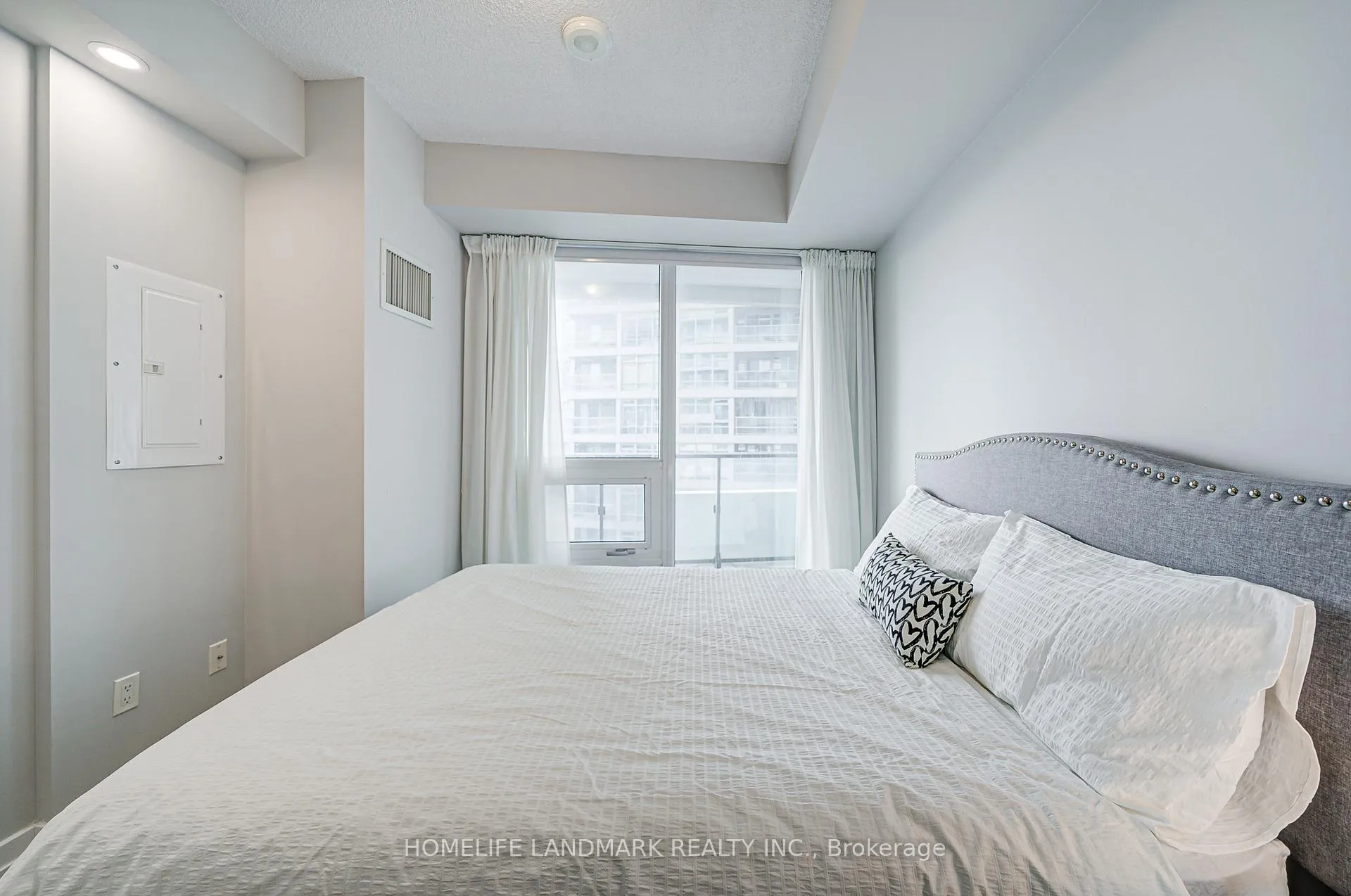 Photo 27 of Unit 2304, 2221 Yonge Street, Toronto, Mount Pleasant West — HOMEH