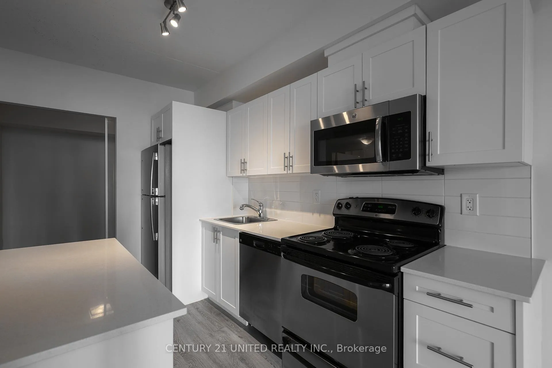 Photo 6 of Unit 609, 100 Bond Street E, Oshawa, Central — HOMEH