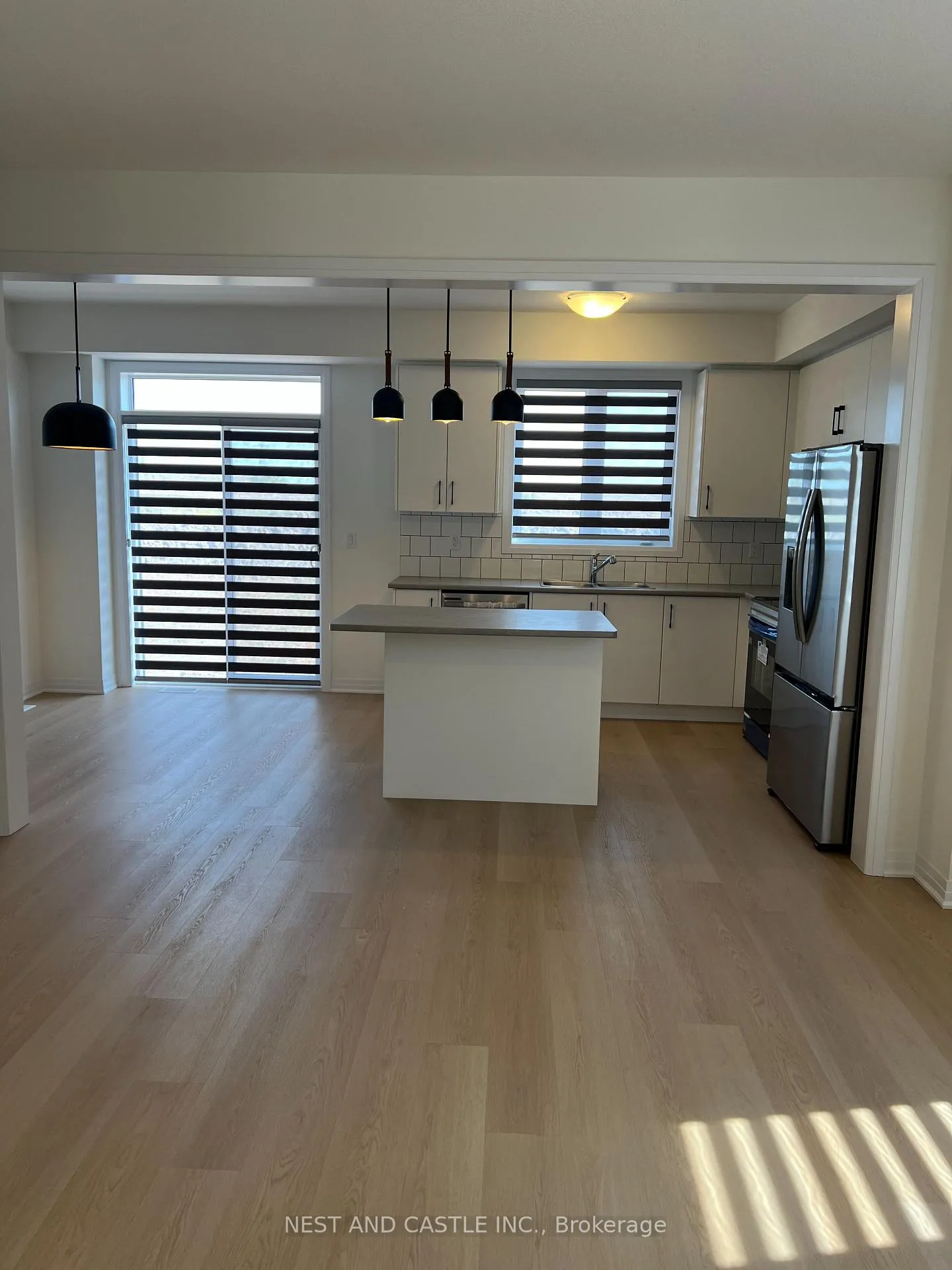 Photo 3 of 281 Westbridge Avenue, Welland, Dain City — HOMEH