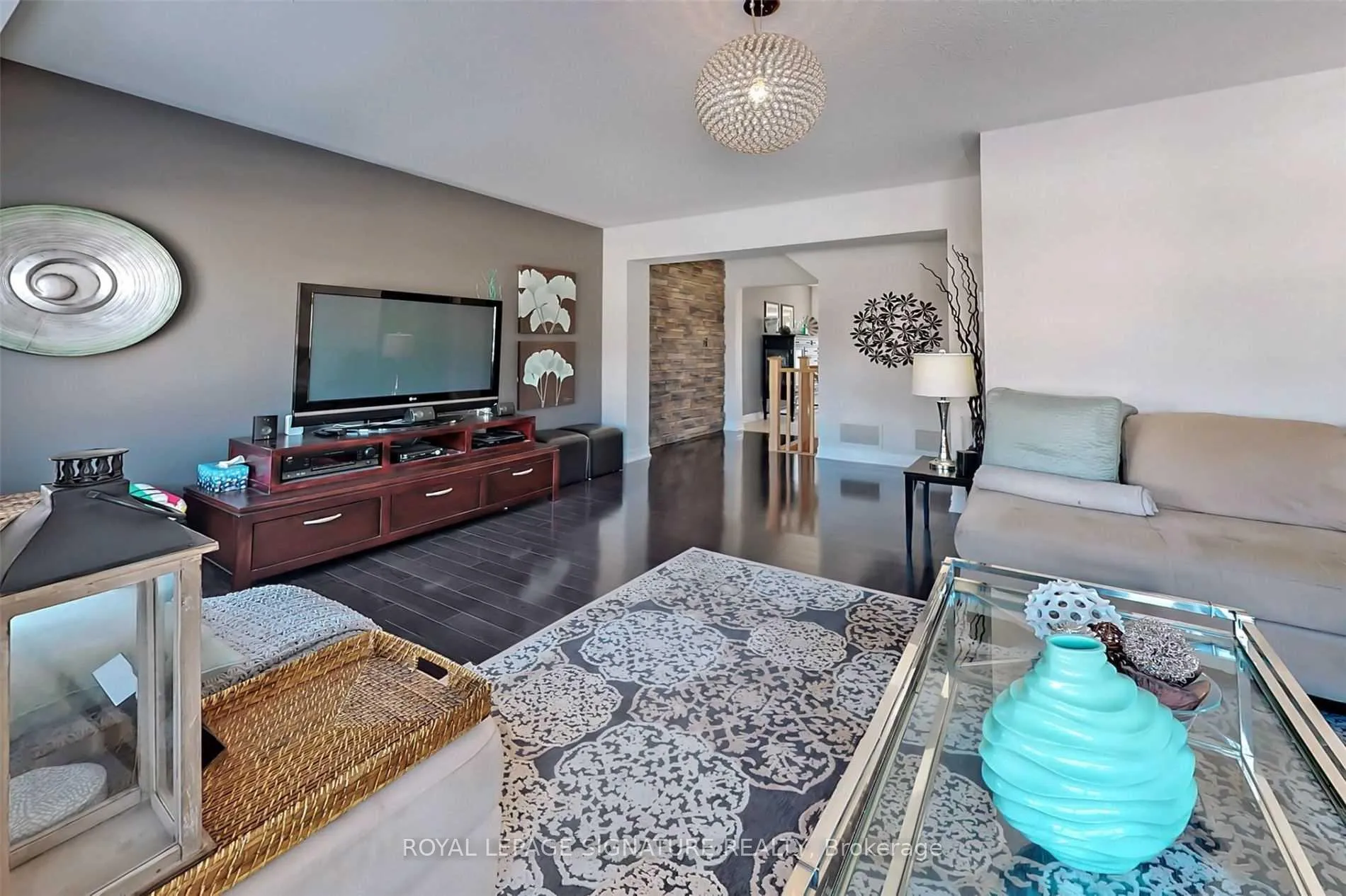 Photo 10 of 26 Betterton Crescent, Brampton, Northwest Brampton — HOMEH