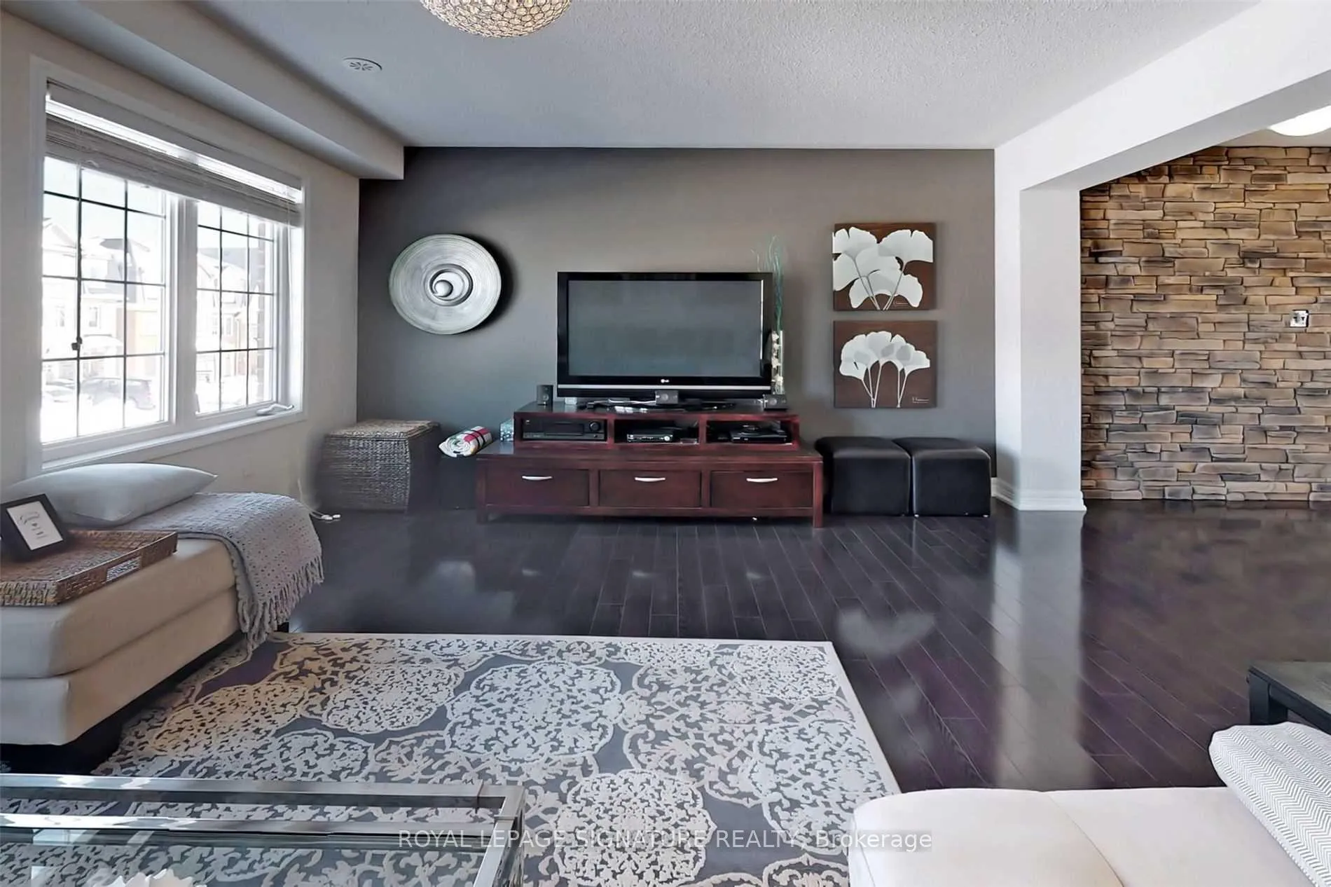 Photo 11 of 26 Betterton Crescent, Brampton, Northwest Brampton — HOMEH