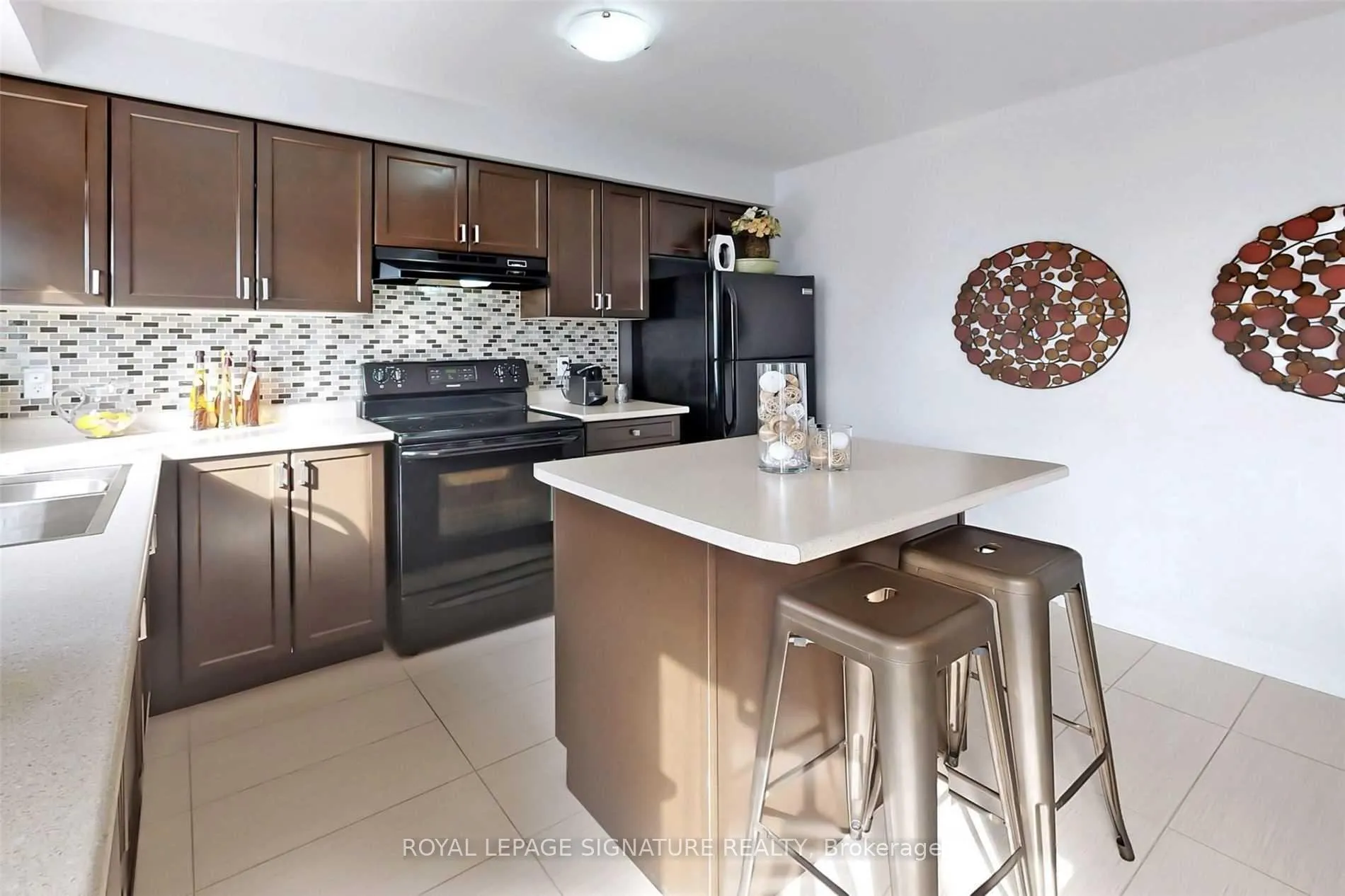 Photo 14 of 26 Betterton Crescent, Brampton, Northwest Brampton — HOMEH