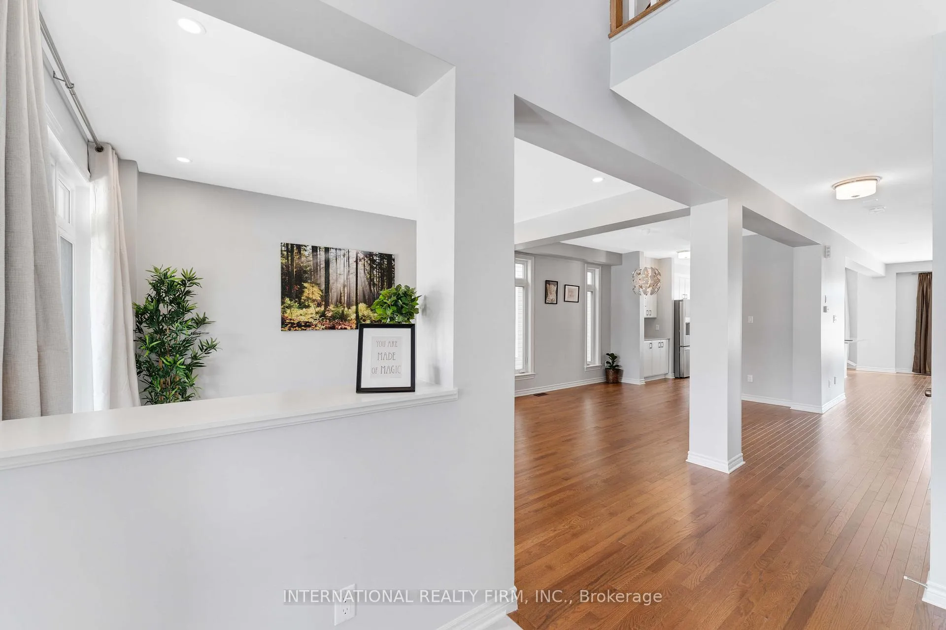 Photo 3 of 696 Moonflower Crescent, Ottawa, Blossom Park/Kemp Park/Findlay Creek — HOMEH