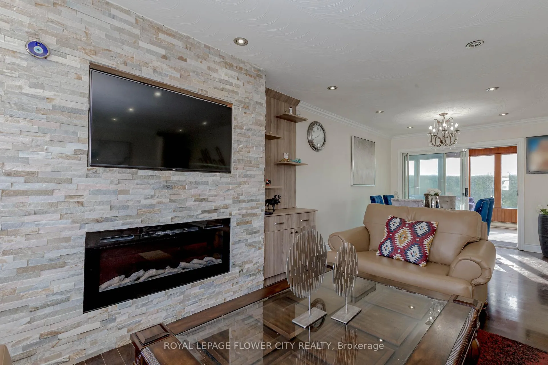 Photo 14 of 2 Alexandria Crescent, Brampton, Avondale — HOMEH