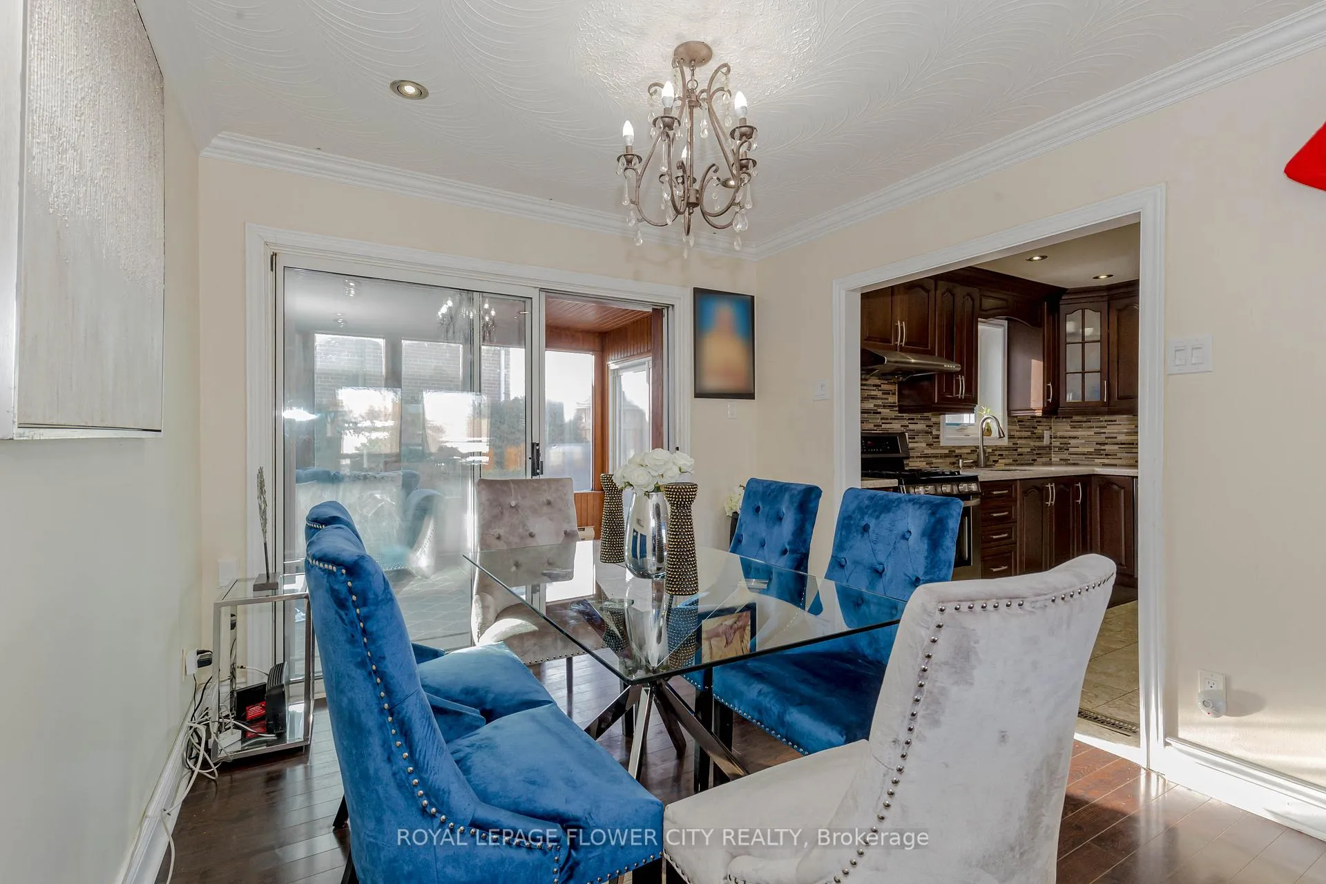 Photo 15 of 2 Alexandria Crescent, Brampton, Avondale — HOMEH