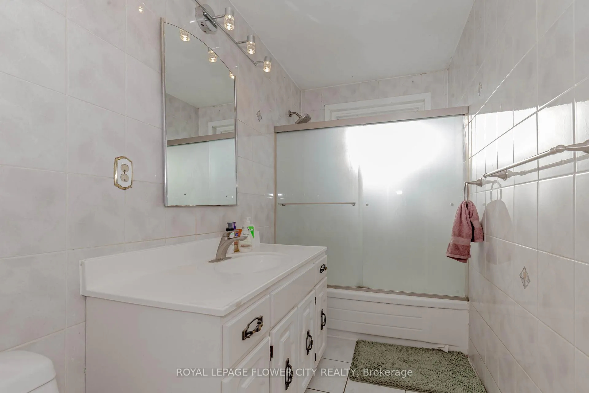 Photo 26 of 2 Alexandria Crescent, Brampton, Avondale — HOMEH