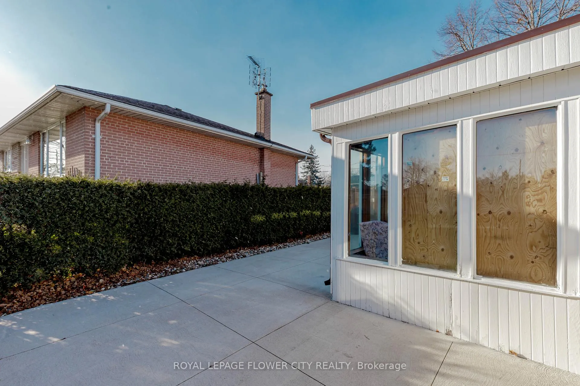 Photo 36 of 2 Alexandria Crescent, Brampton, Avondale — HOMEH