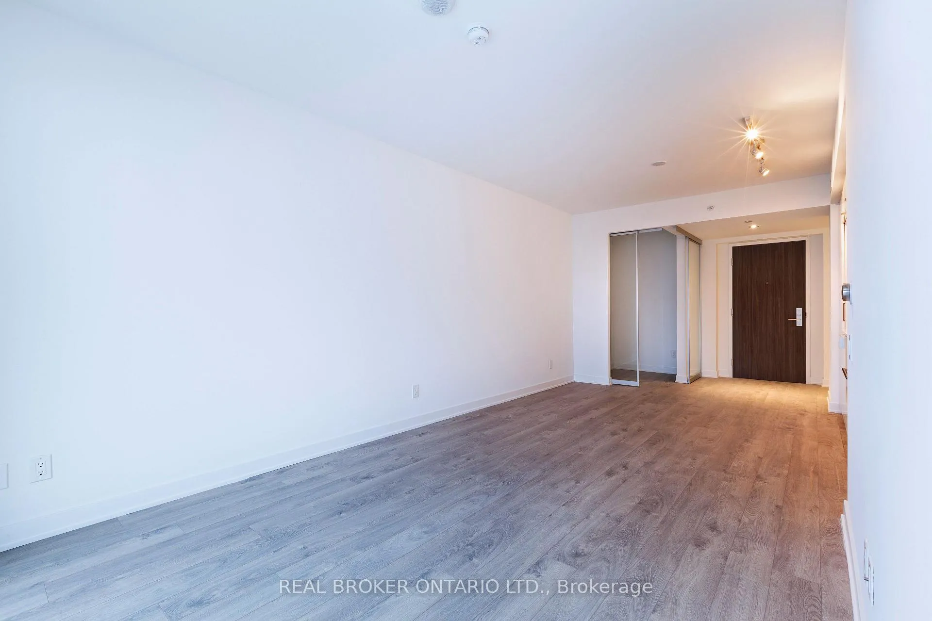 Photo 8 of Unit 304, 185 Roehampton Avenue, Toronto, Mount Pleasant West — HOMEH