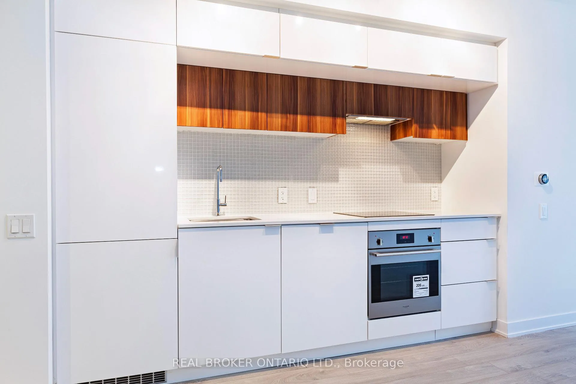 Photo 10 of Unit 304, 185 Roehampton Avenue, Toronto, Mount Pleasant West — HOMEH