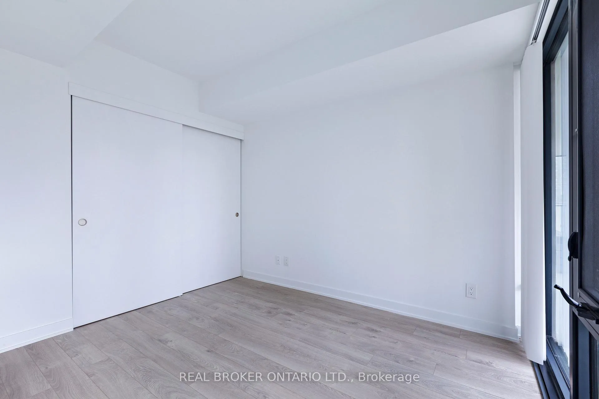 Photo 11 of Unit 304, 185 Roehampton Avenue, Toronto, Mount Pleasant West — HOMEH