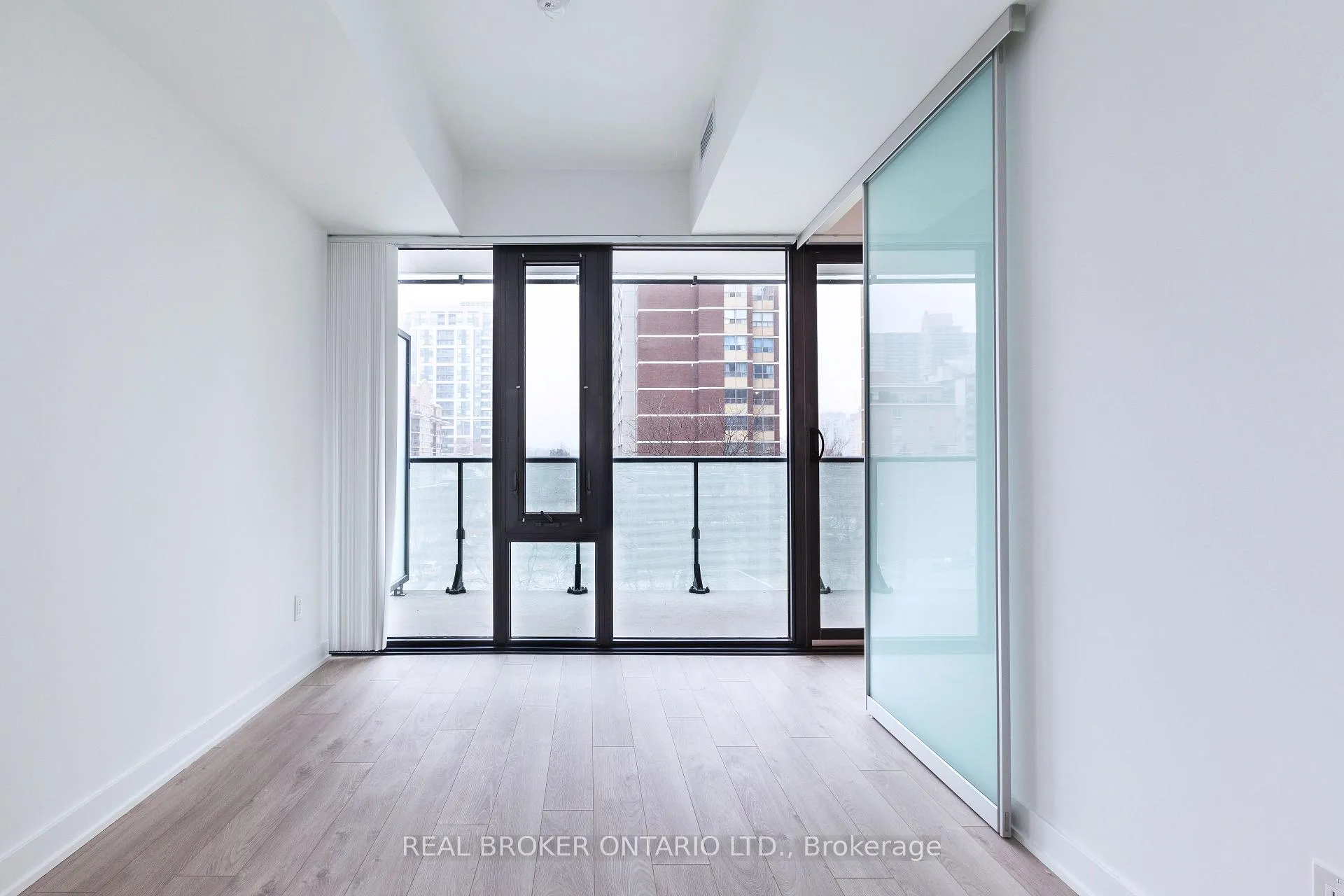 Photo 13 of Unit 304, 185 Roehampton Avenue, Toronto, Mount Pleasant West — HOMEH