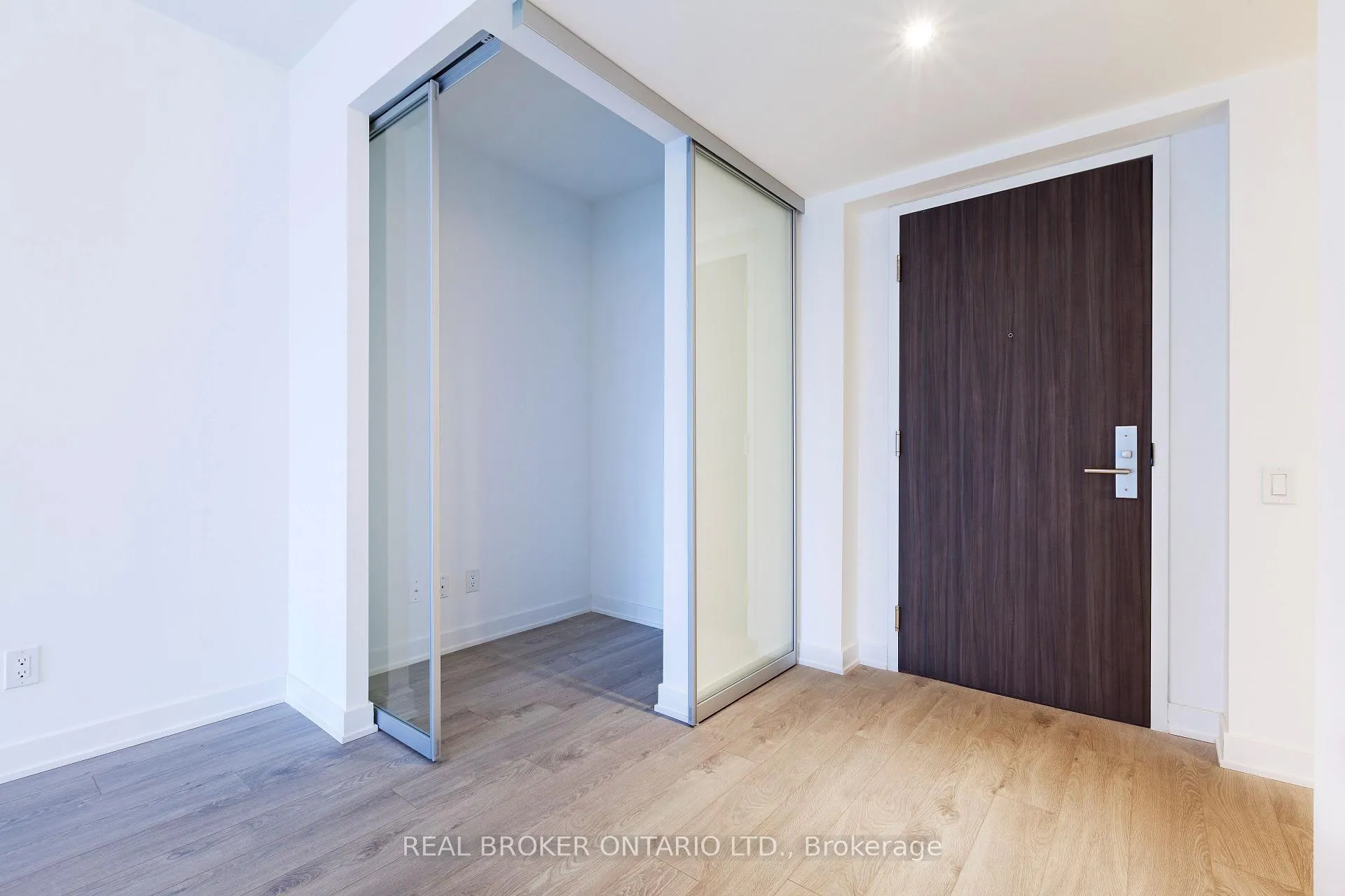 Photo 15 of Unit 304, 185 Roehampton Avenue, Toronto, Mount Pleasant West — HOMEH