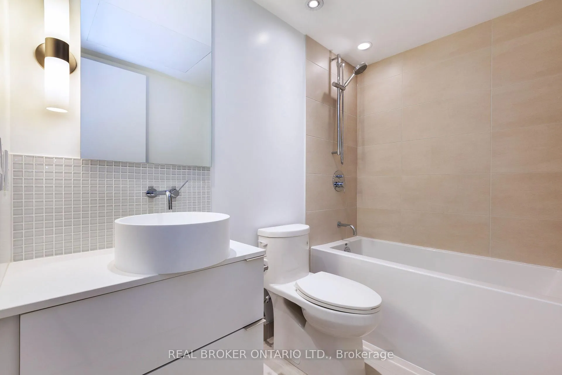 Photo 16 of Unit 304, 185 Roehampton Avenue, Toronto, Mount Pleasant West — HOMEH