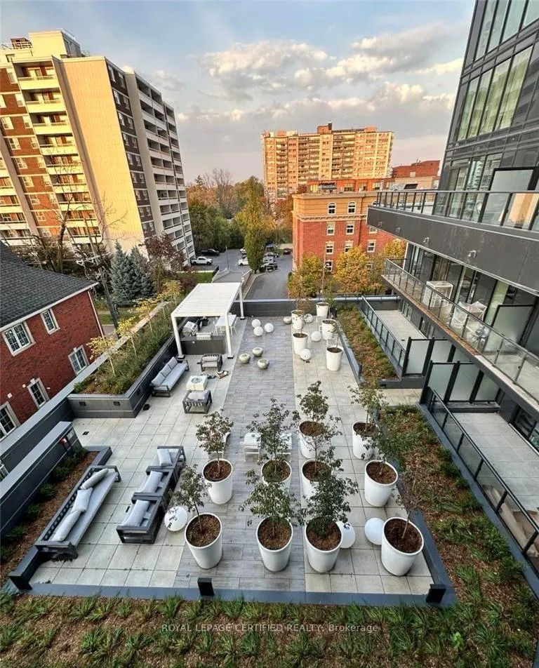 Photo 7 of Unit 202, 370 Martha Street E, Burlington, Brant — HOMEH