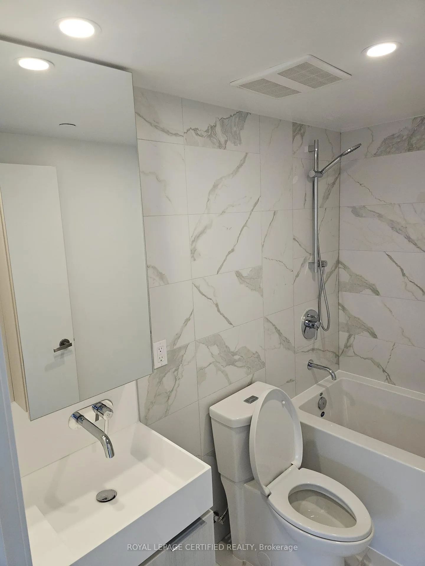 Photo 19 of Unit 202, 370 Martha Street E, Burlington, Brant — HOMEH