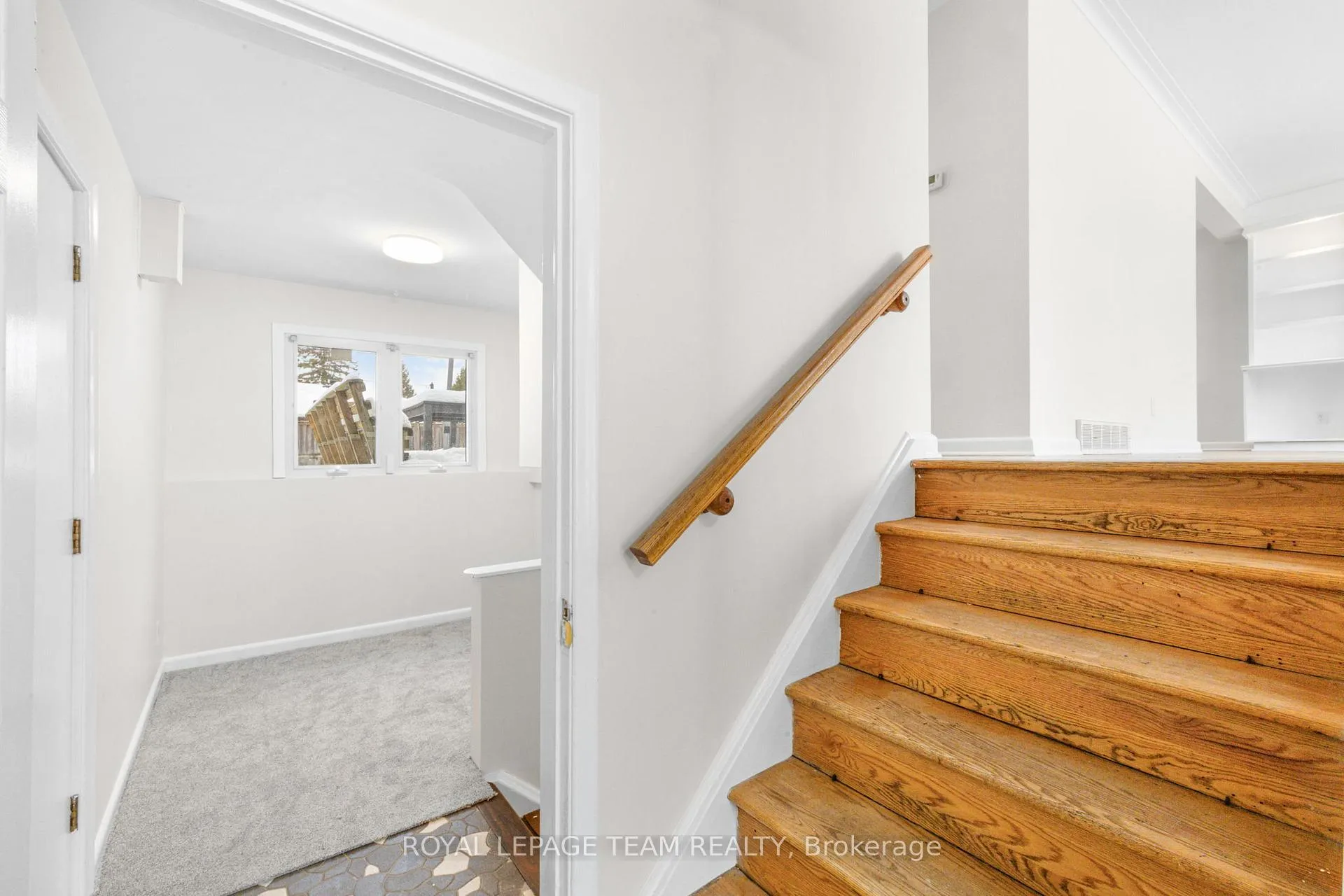 Photo 8 of 2358 Malone Crescent, Ottawa, Queensway Terrace South/Ridgeview — HOMEH