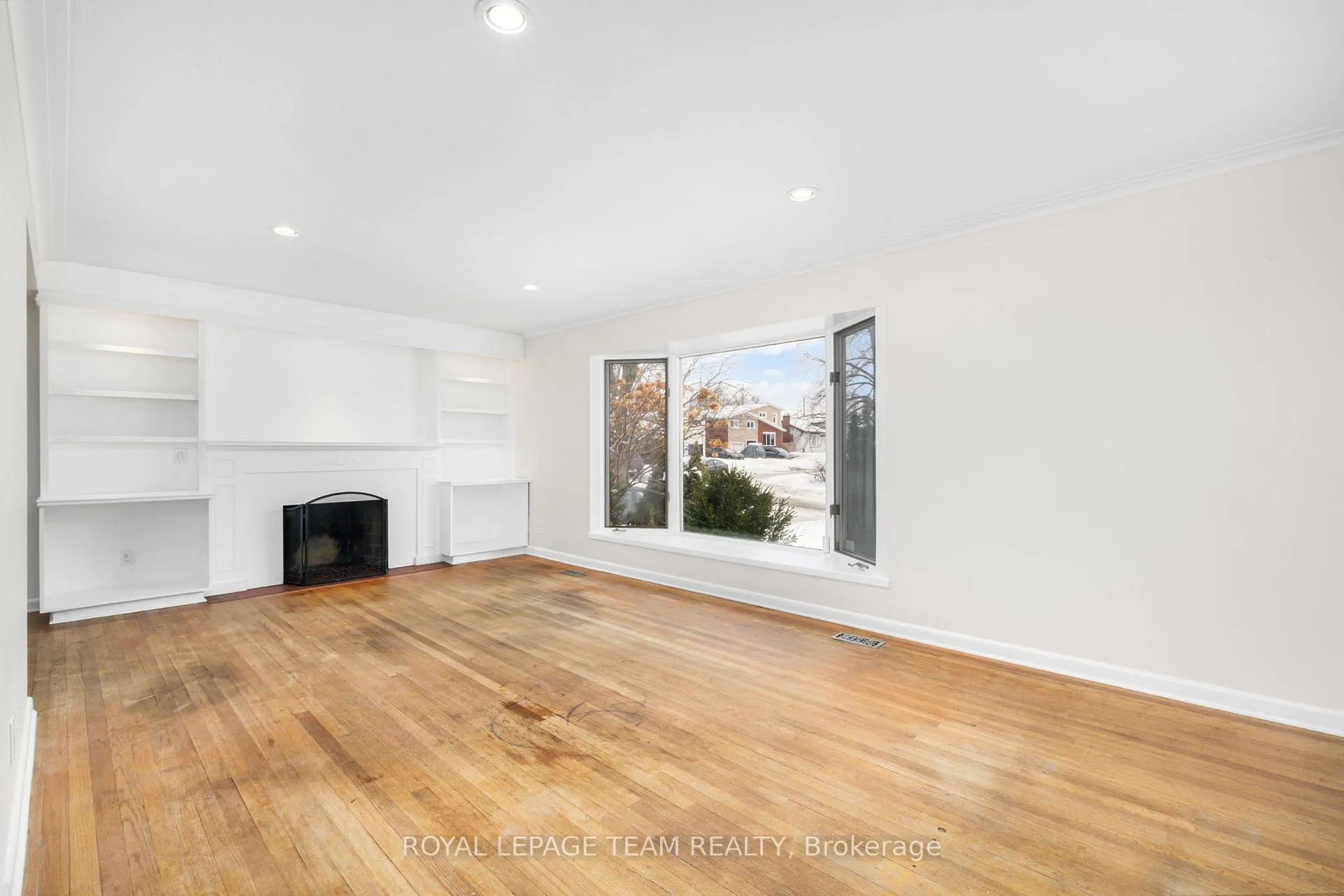 Photo 11 of 2358 Malone Crescent, Ottawa, Queensway Terrace South/Ridgeview — HOMEH