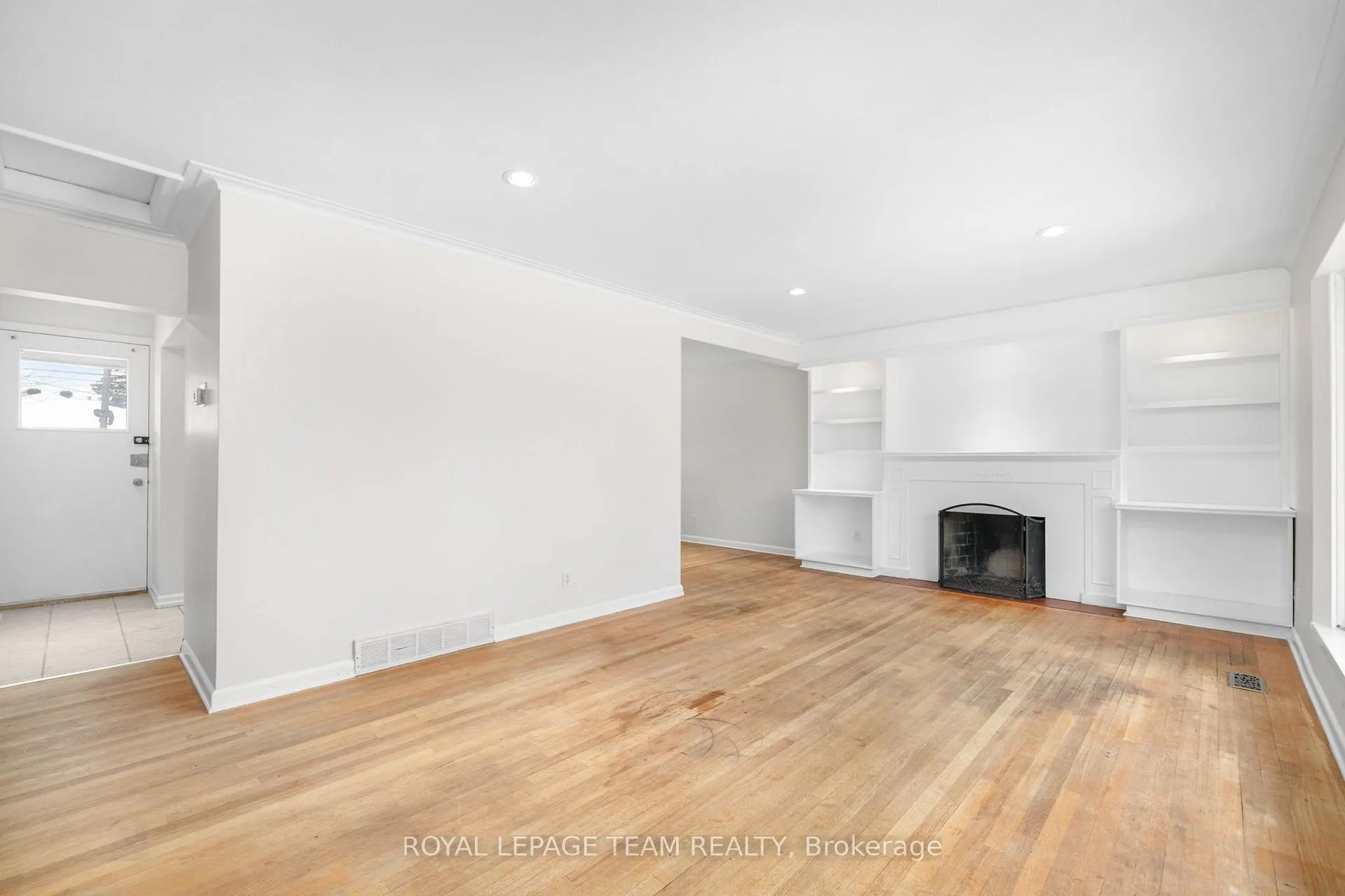 Photo 12 of 2358 Malone Crescent, Ottawa, Queensway Terrace South/Ridgeview — HOMEH