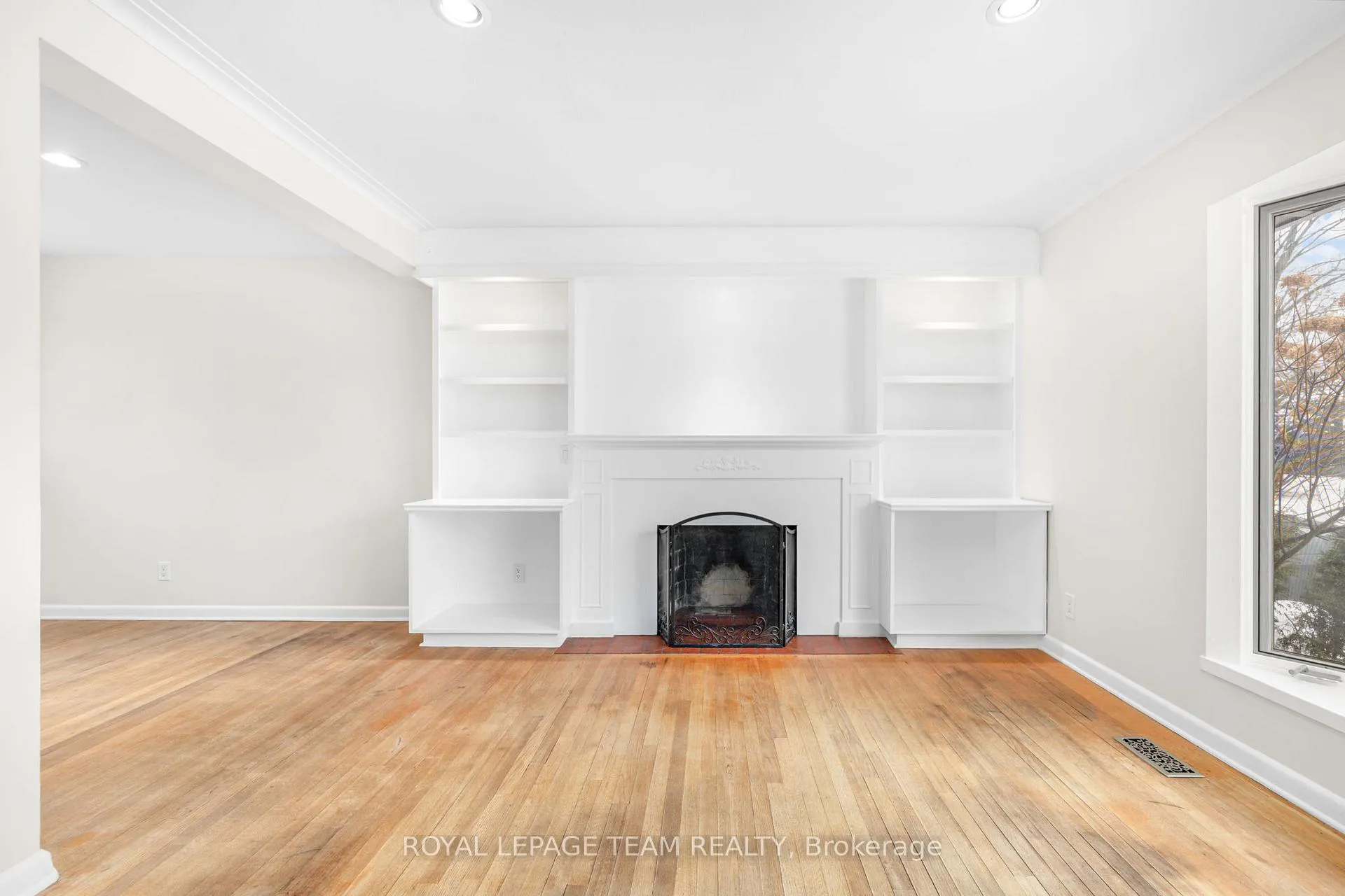 Photo 13 of 2358 Malone Crescent, Ottawa, Queensway Terrace South/Ridgeview — HOMEH
