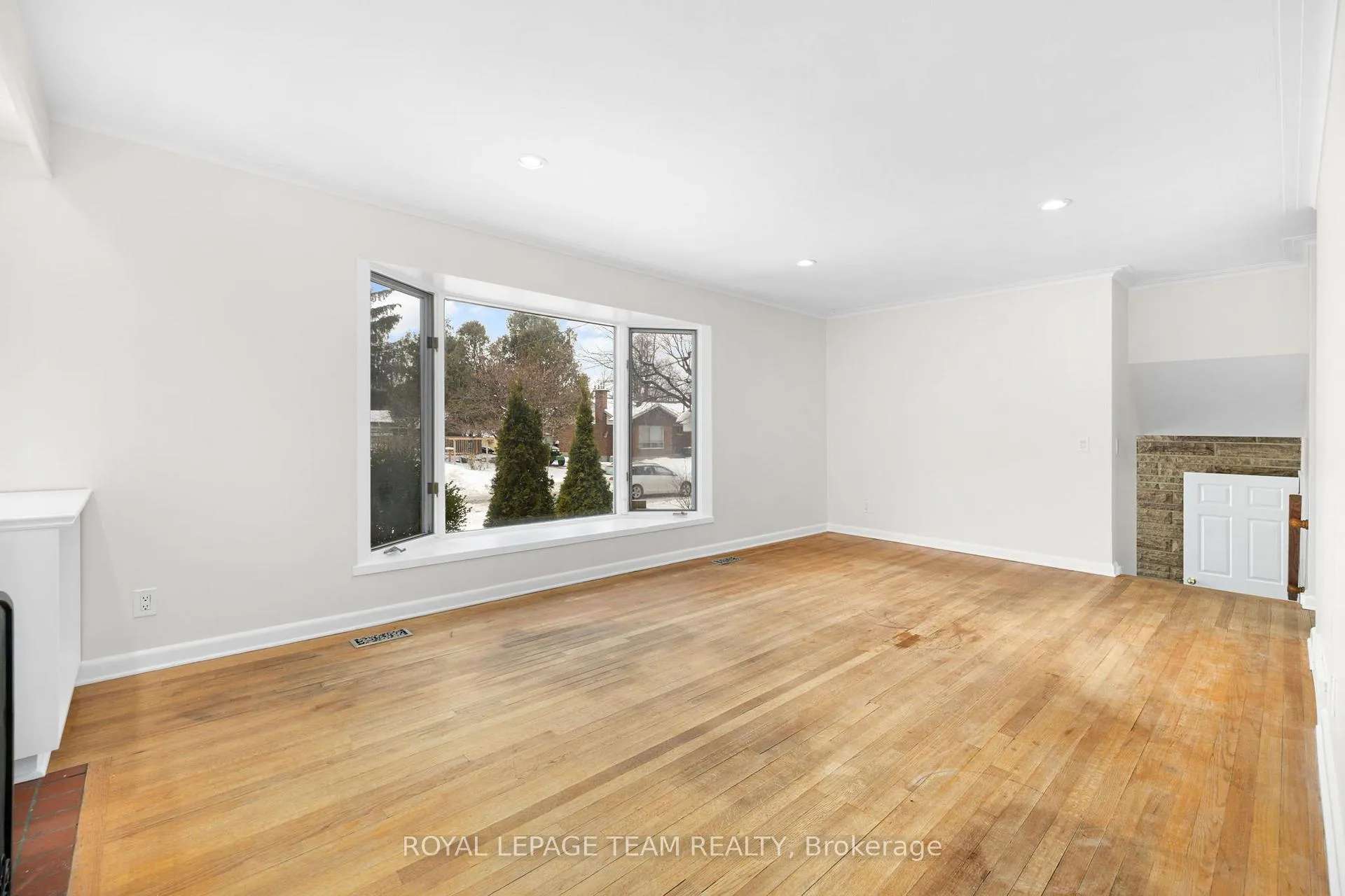 Photo 14 of 2358 Malone Crescent, Ottawa, Queensway Terrace South/Ridgeview — HOMEH