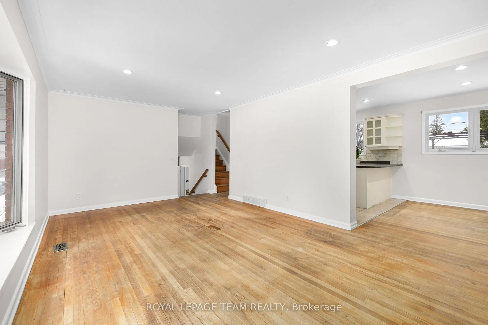 Photo 15 of 2358 Malone Crescent, Ottawa, Queensway Terrace South/Ridgeview — HOMEH