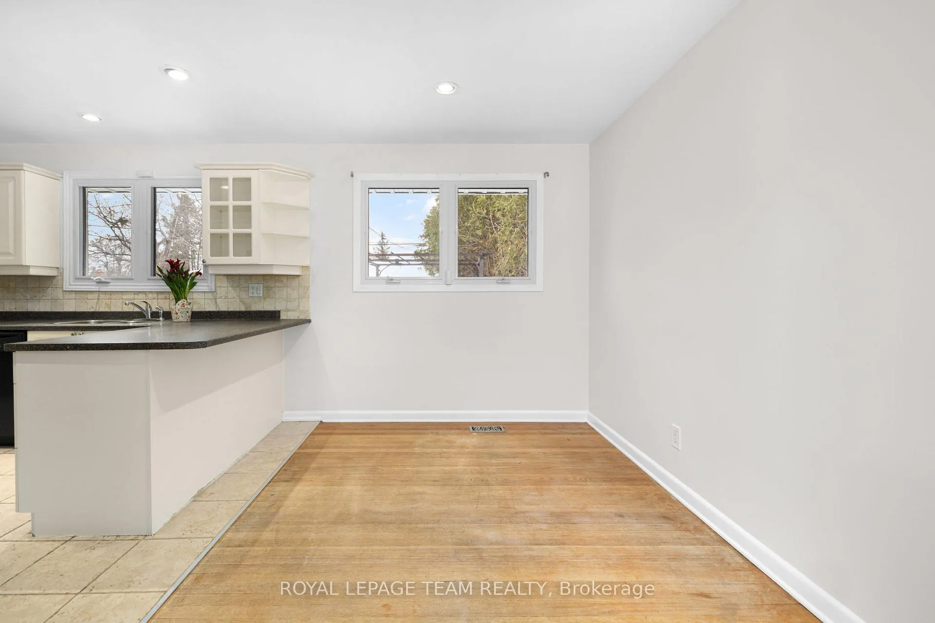 Photo 17 of 2358 Malone Crescent, Ottawa, Queensway Terrace South/Ridgeview — HOMEH