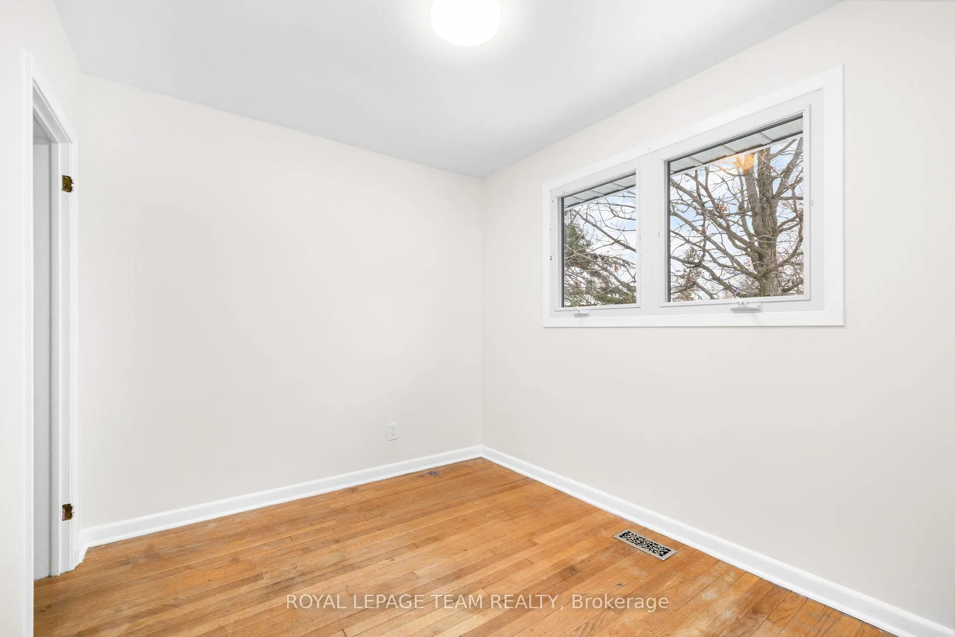 Photo 27 of 2358 Malone Crescent, Ottawa, Queensway Terrace South/Ridgeview — HOMEH