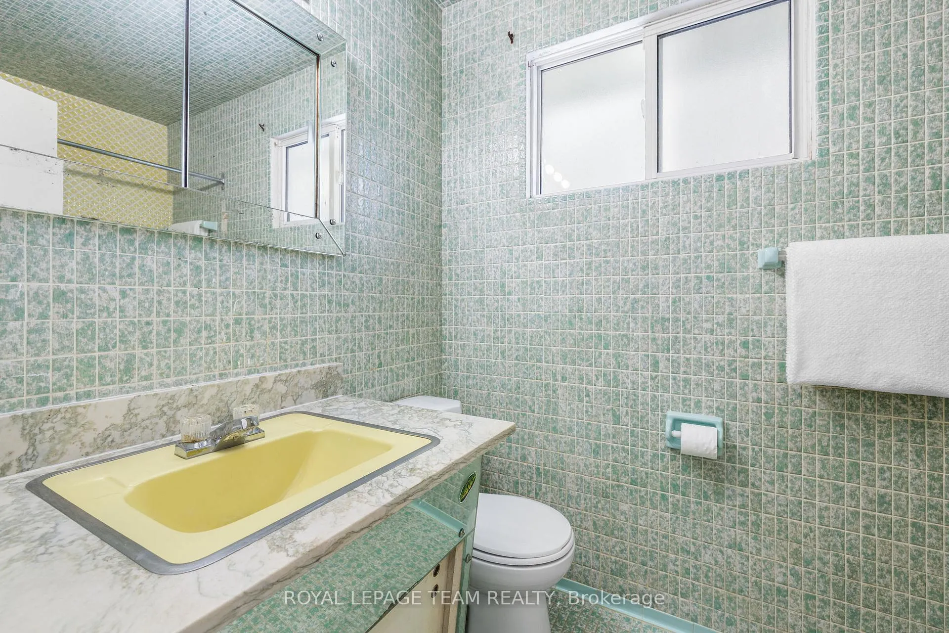 Photo 31 of 2358 Malone Crescent, Ottawa, Queensway Terrace South/Ridgeview — HOMEH