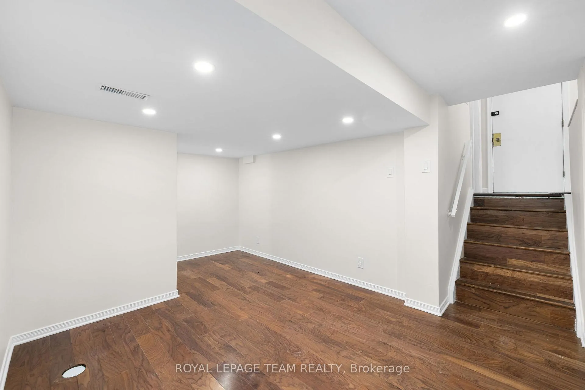 Photo 38 of 2358 Malone Crescent, Ottawa, Queensway Terrace South/Ridgeview — HOMEH