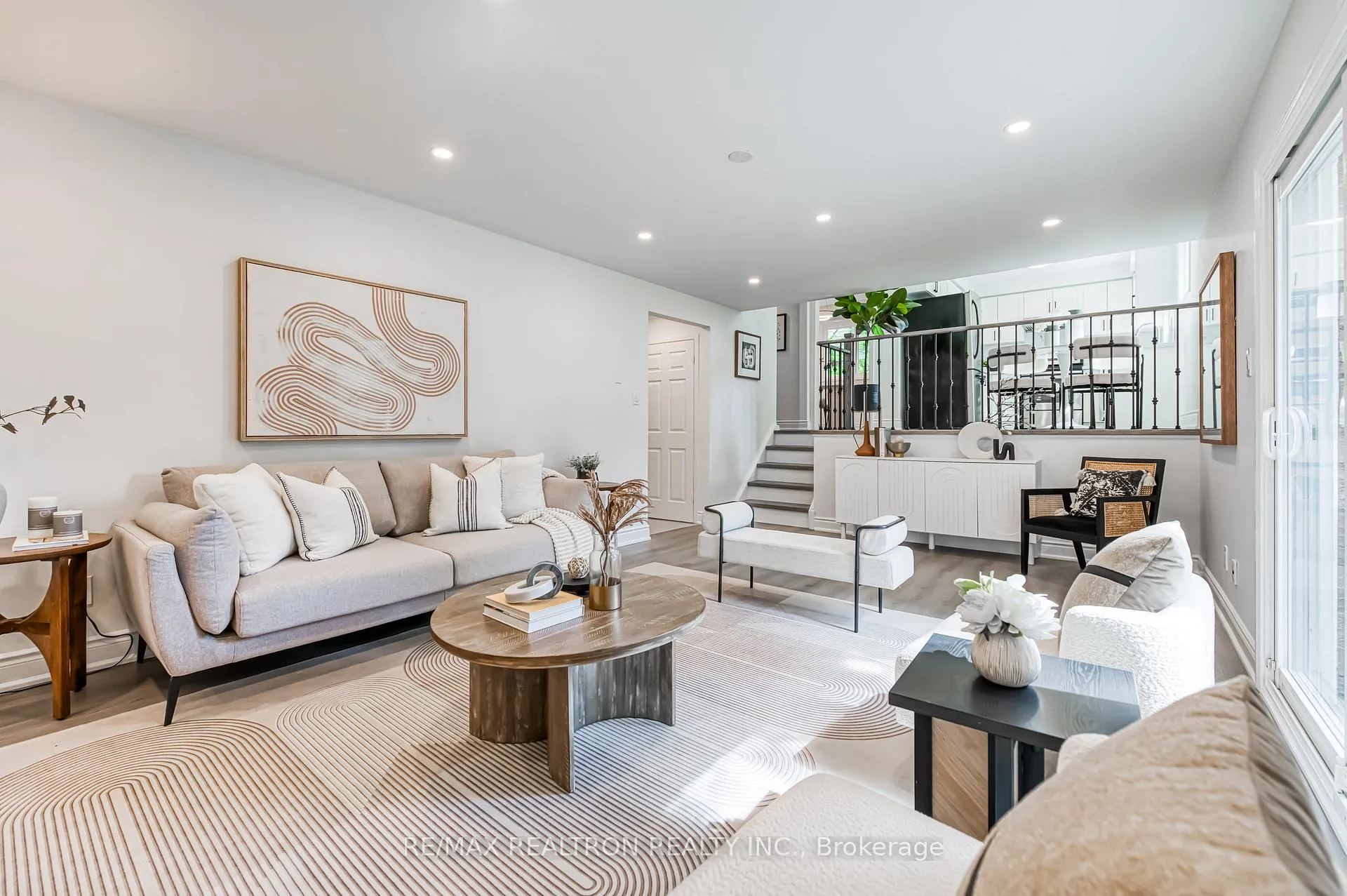 Photo 11 of 39 Ferrah Street, Markham, Unionville — HOMEH