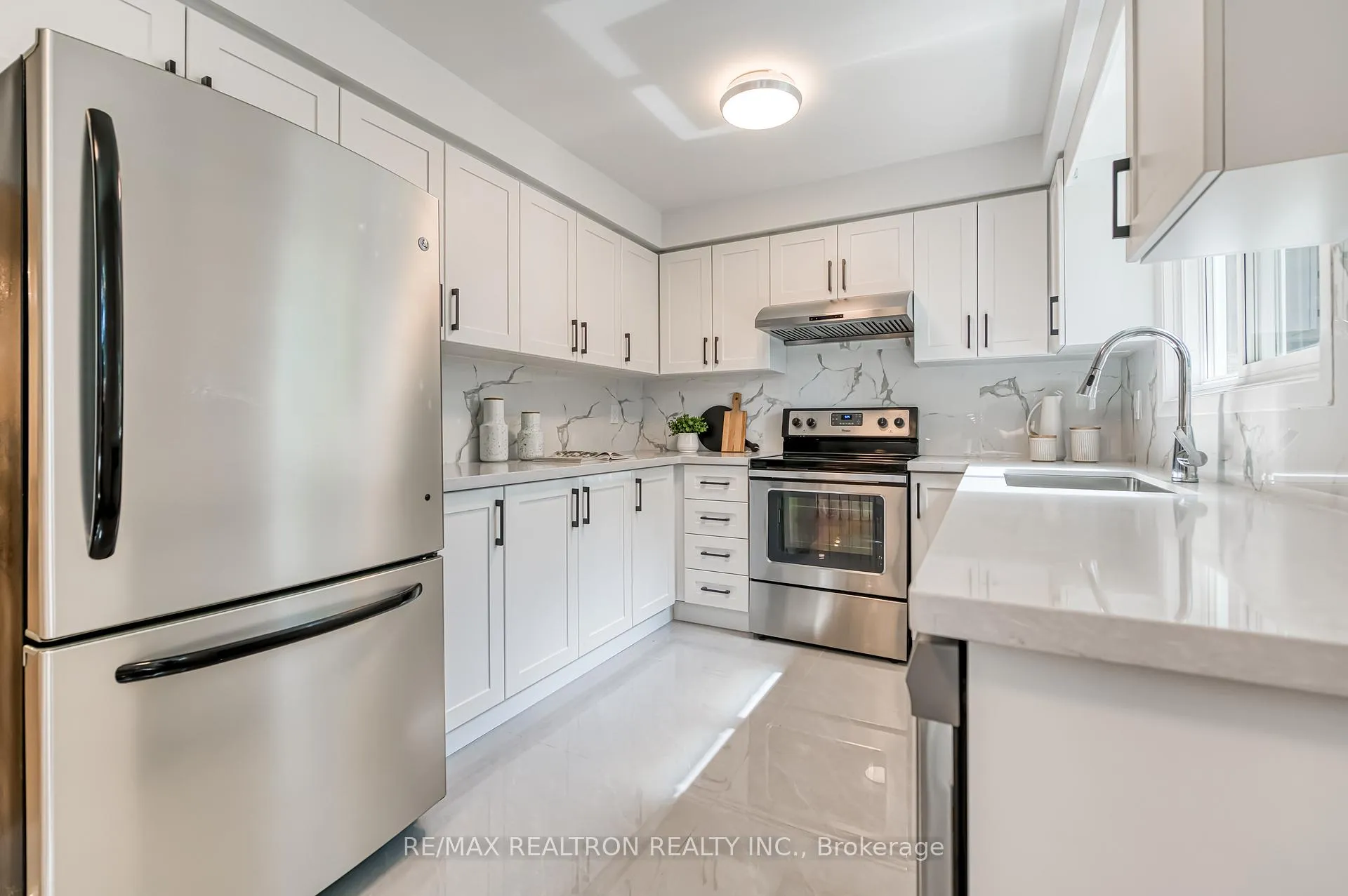 Photo 22 of 39 Ferrah Street, Markham, Unionville — HOMEH