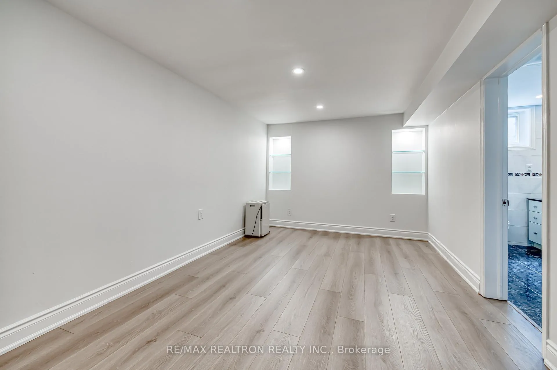 Photo 37 of 39 Ferrah Street, Markham, Unionville — HOMEH