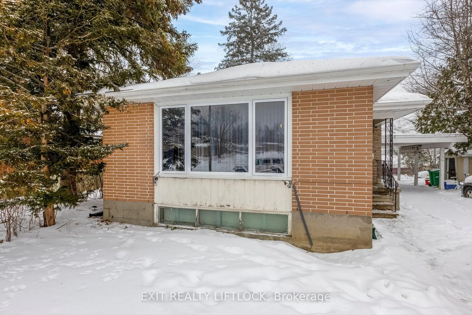 Front of 1246 Trentway Vista