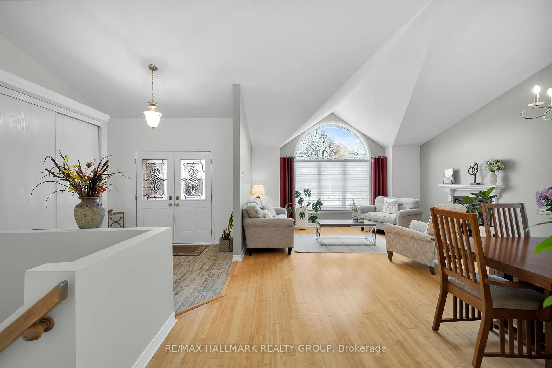 Photo 4 of 813 Galleria Circle, Ottawa, Avalon East — HOMEH