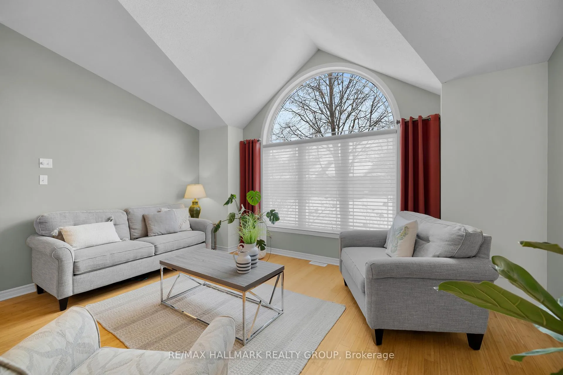 Photo 9 of 813 Galleria Circle, Ottawa, Avalon East — HOMEH