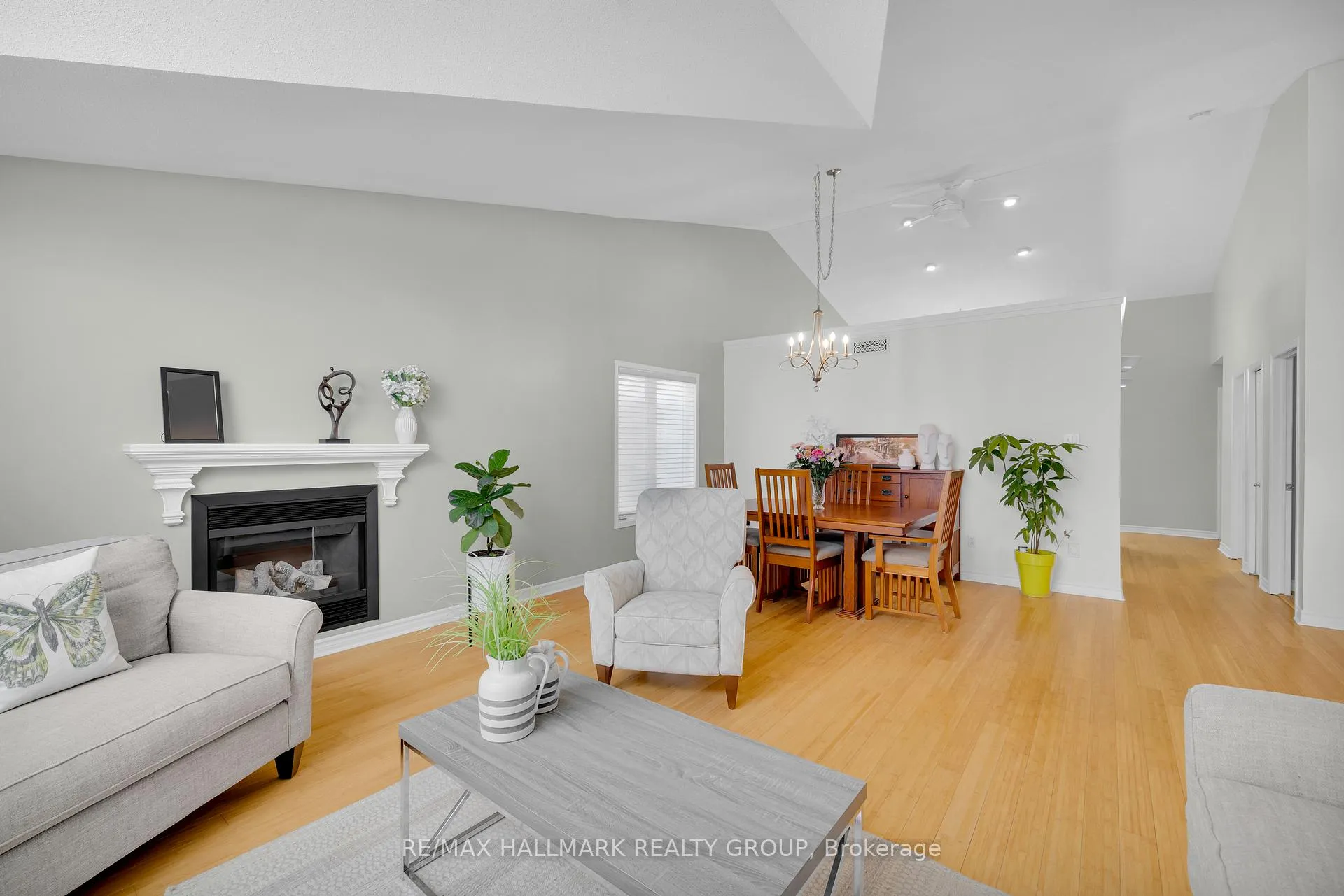 Photo 11 of 813 Galleria Circle, Ottawa, Avalon East — HOMEH