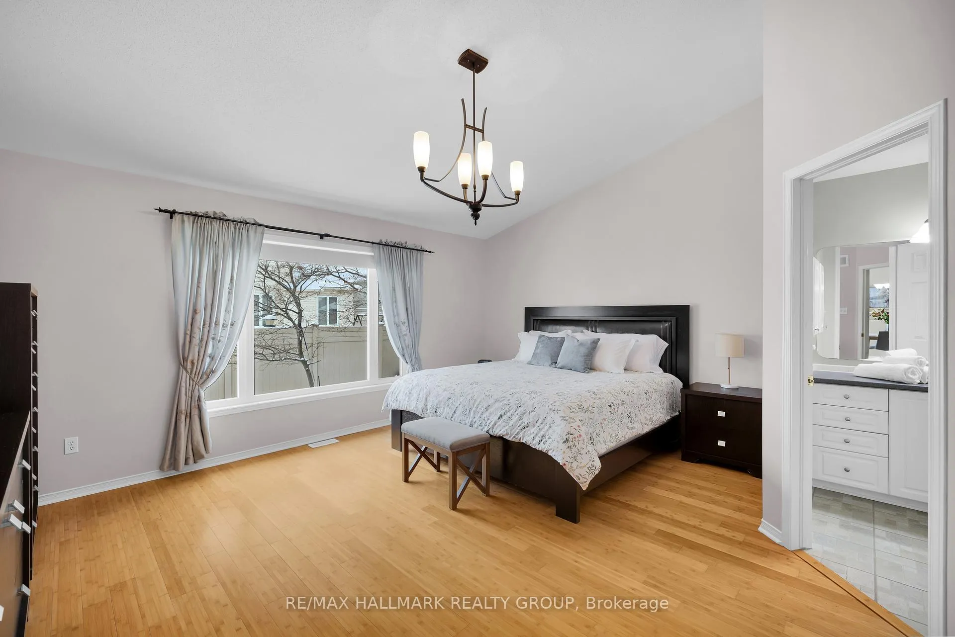 Photo 25 of 813 Galleria Circle, Ottawa, Avalon East — HOMEH