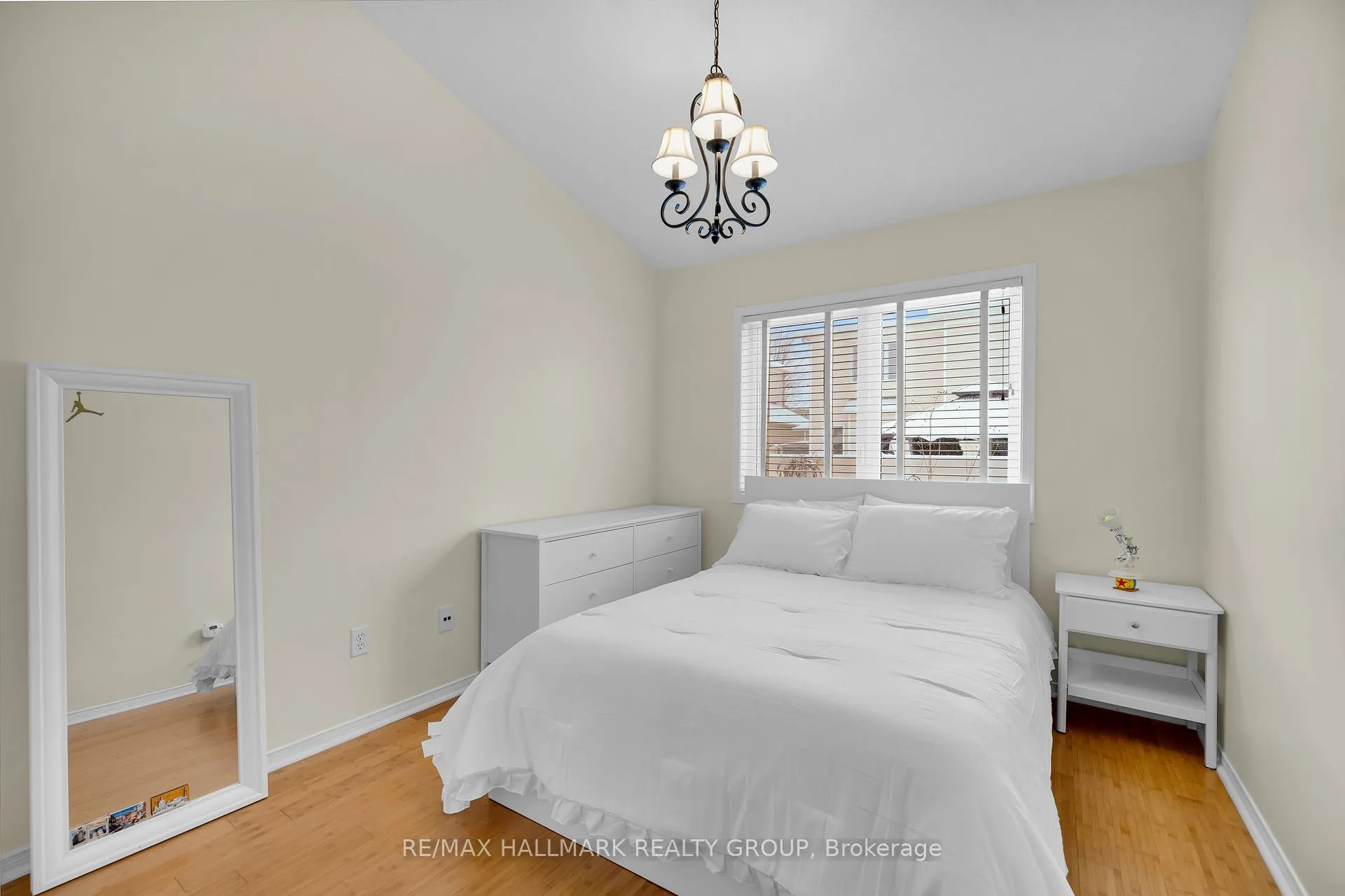 Photo 31 of 813 Galleria Circle, Ottawa, Avalon East — HOMEH