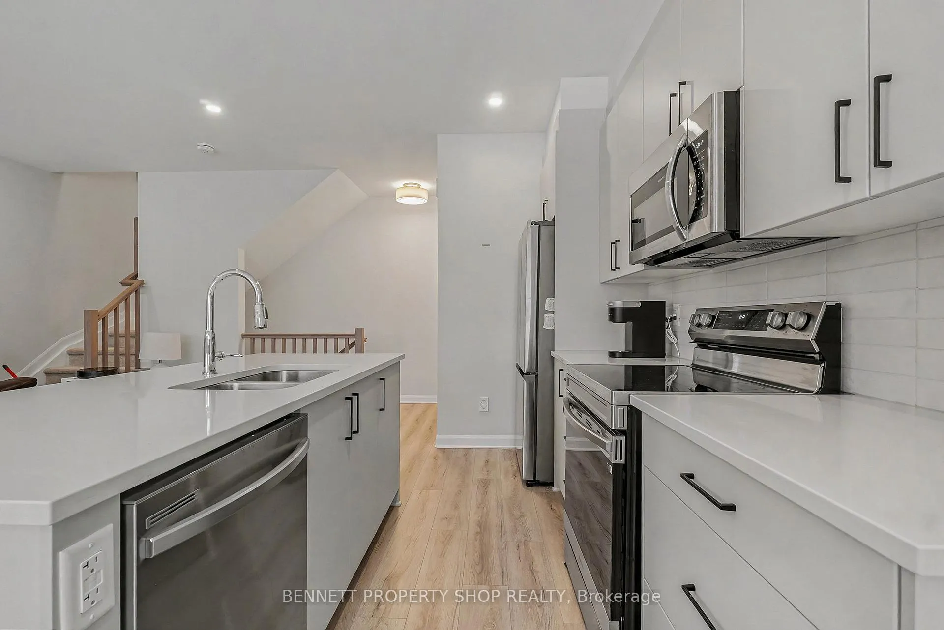 Photo 5 of 716 Confluence Walk, Ottawa, Avalon West — HOMEH