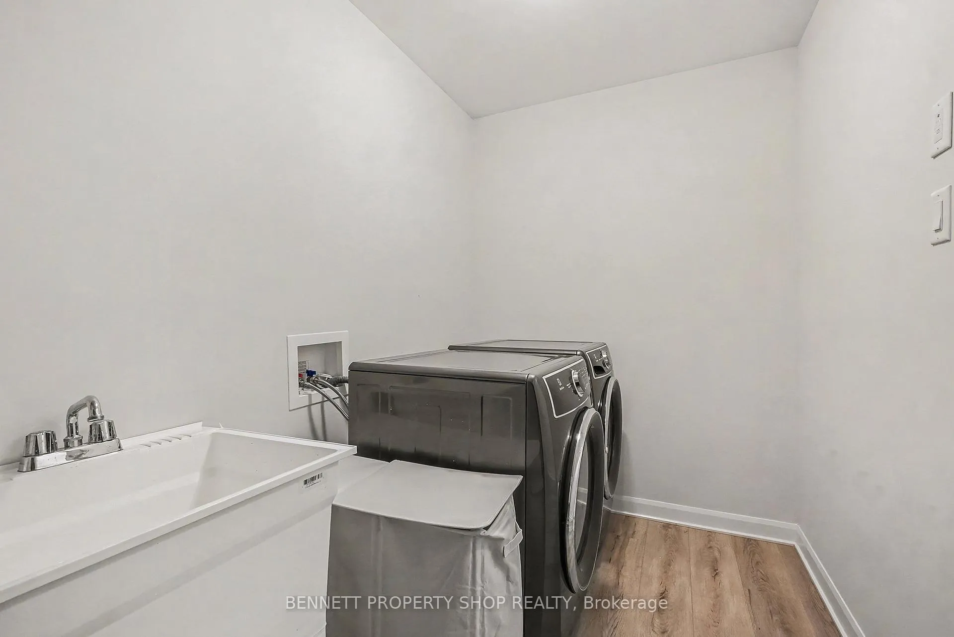 Photo 11 of 716 Confluence Walk, Ottawa, Avalon West — HOMEH