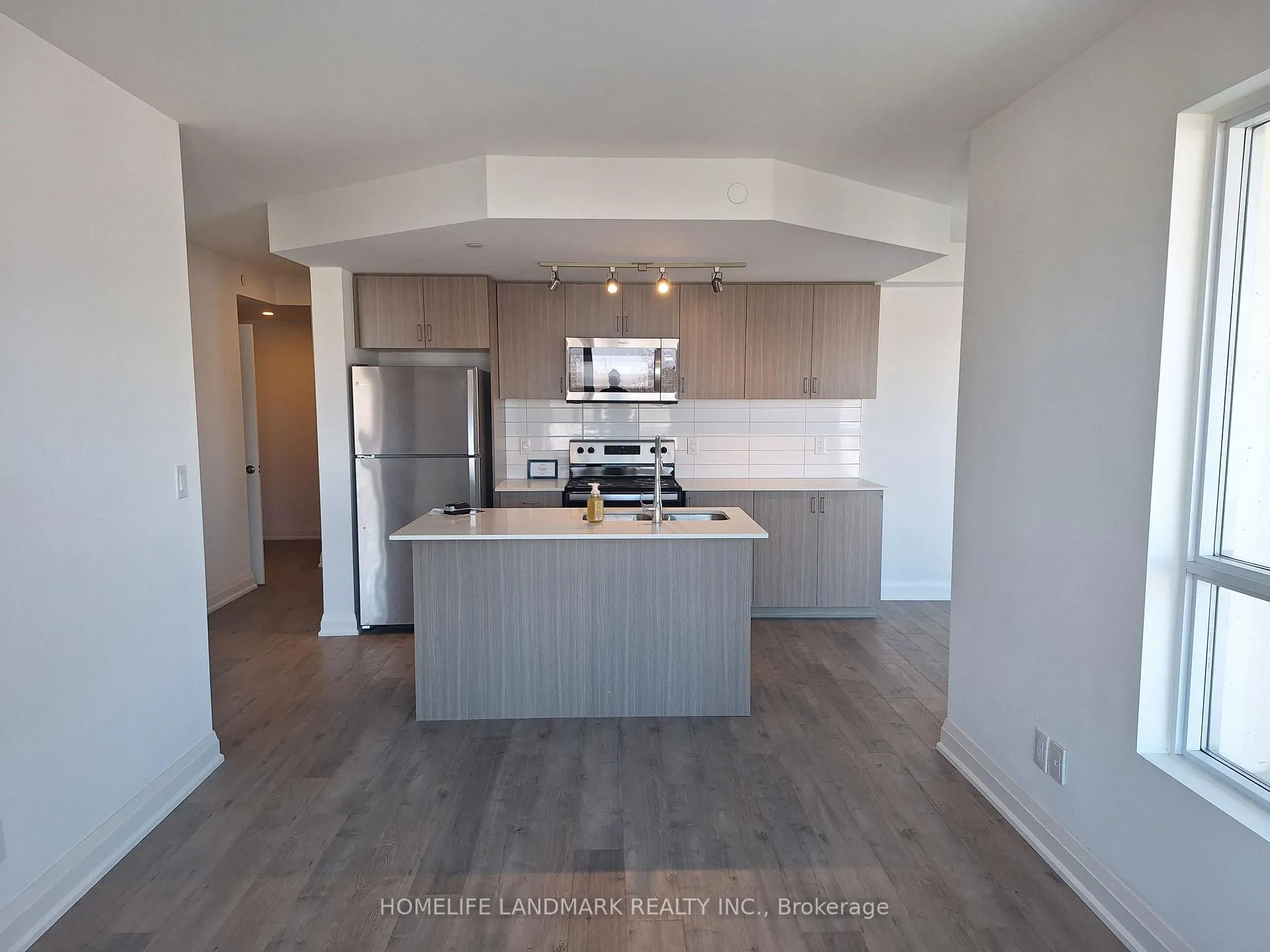 Photo 8 of Unit 706, 58 Lakeside Terrace, Barrie, Alliance — HOMEH