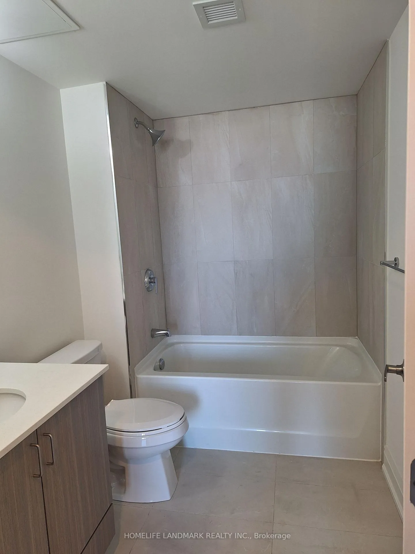 Photo 10 of Unit 706, 58 Lakeside Terrace, Barrie, Alliance — HOMEH