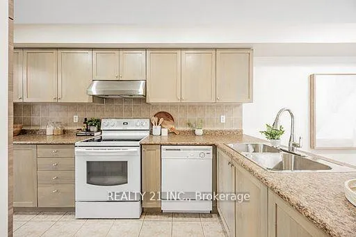 Photo 14 of 13 Ventura Lane, Ajax, Central — HOMEH