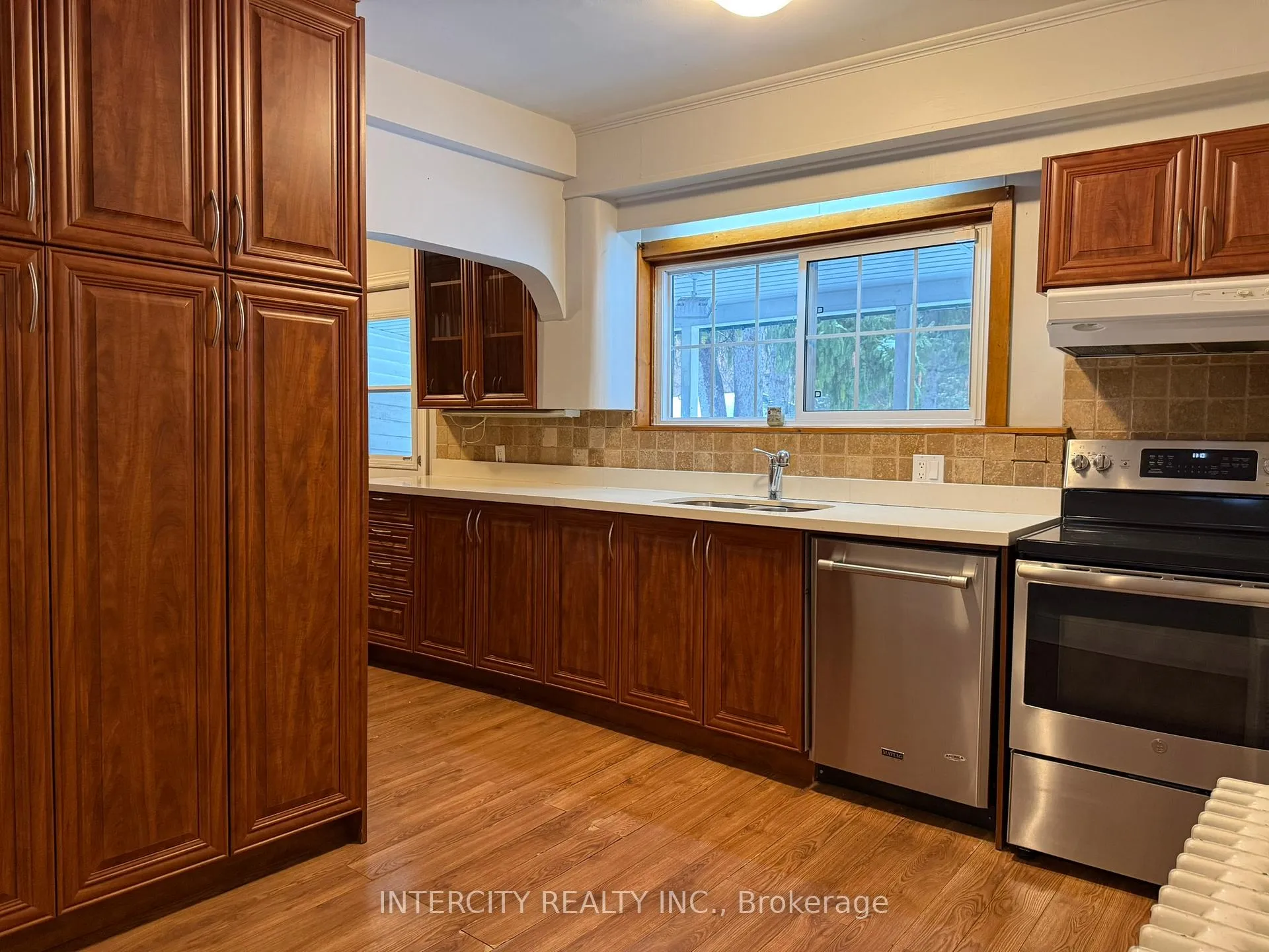 Photo 3 of Unit Upper, 117 Clarence Street, Vaughan, West Woodbridge — HOMEH