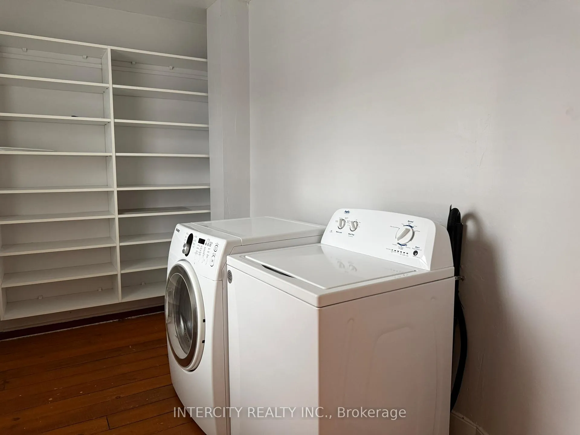 Photo 5 of Unit Upper, 117 Clarence Street, Vaughan, West Woodbridge — HOMEH