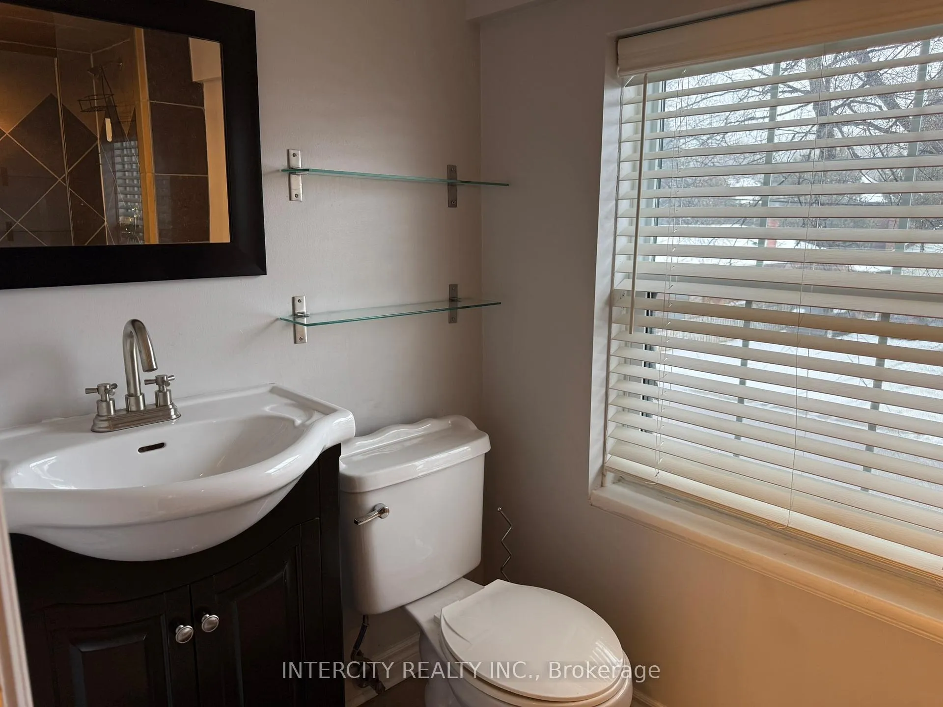 Photo 9 of Unit Upper, 117 Clarence Street, Vaughan, West Woodbridge — HOMEH
